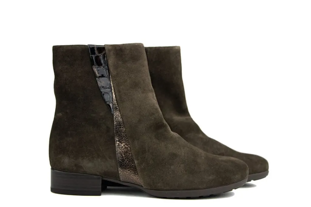 Enkellaarzen^Gabor Enkellaars Englenbrown Suede Kroko