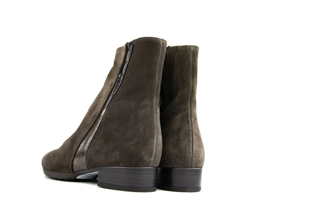 Enkellaarzen^Gabor Enkellaars Englenbrown Suede Kroko